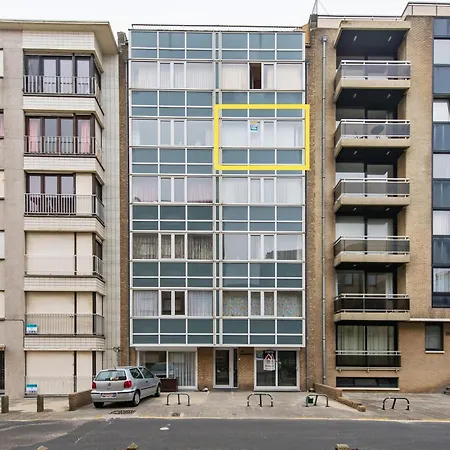 Cozy In Belgium With Parking Lägenhet
