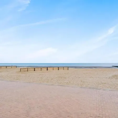 Cozy In Belgium With Parking Appartement Coxyde